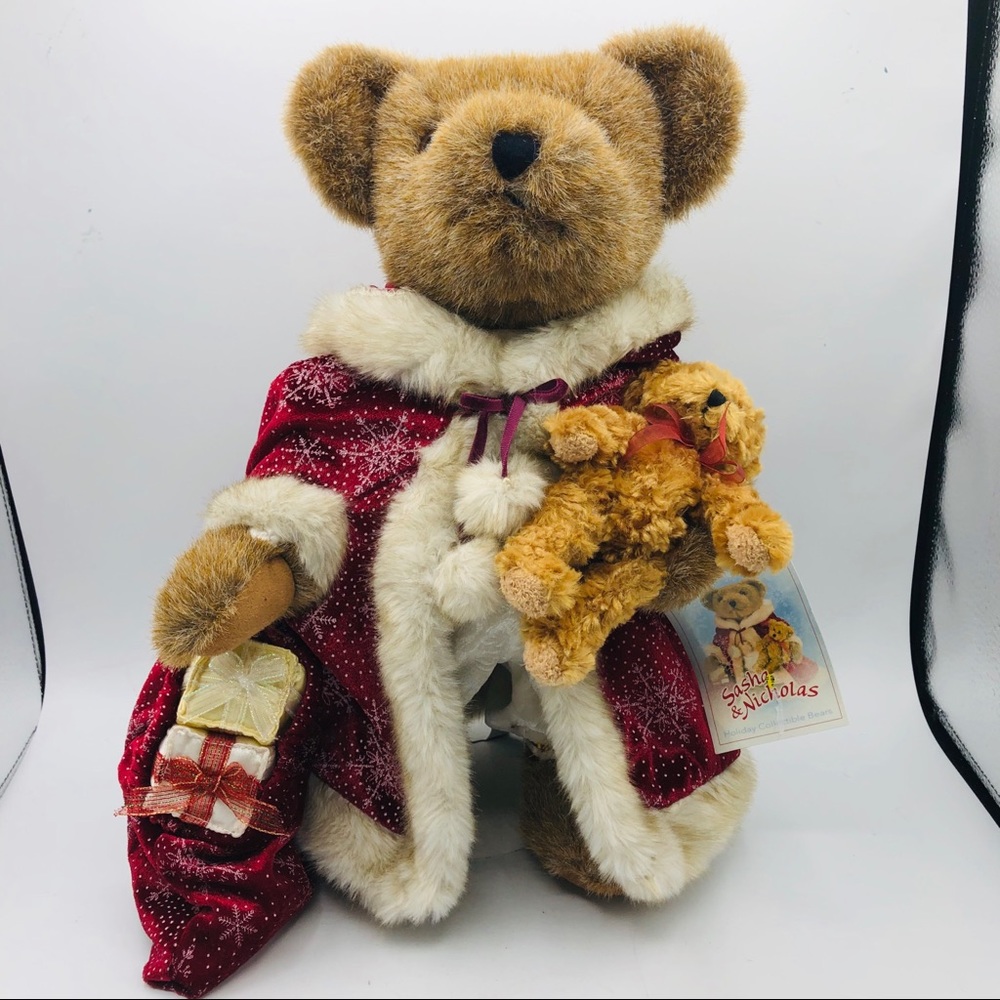 Holiday Collections Bears Sasha & Nicholas w stand
